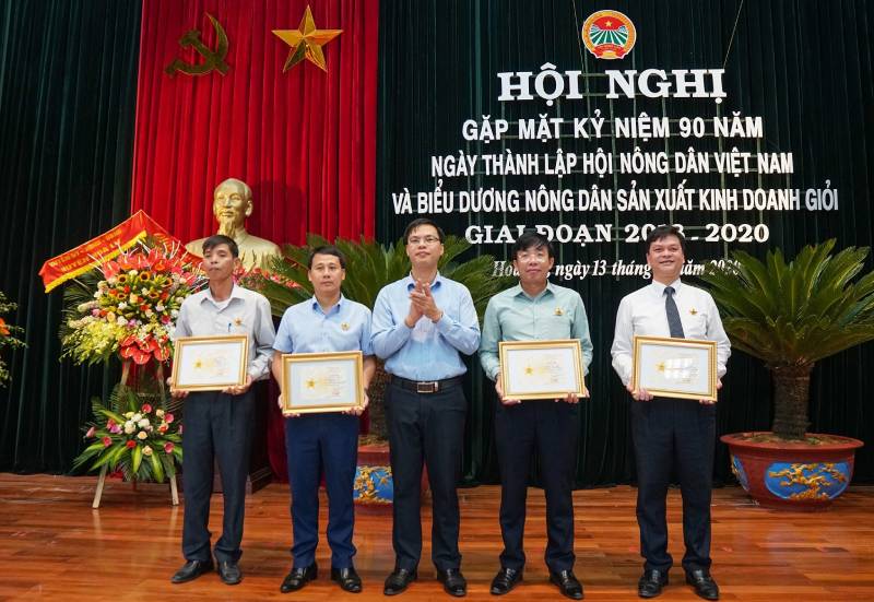 Hội Nông dân huyện tổ chức hội nghị gặp mặt kỷ niệm 90 năm Ngày thành lập Hội Nông dân Việt Nam và biểu dương hộ sản xuất kinh doanh giỏi