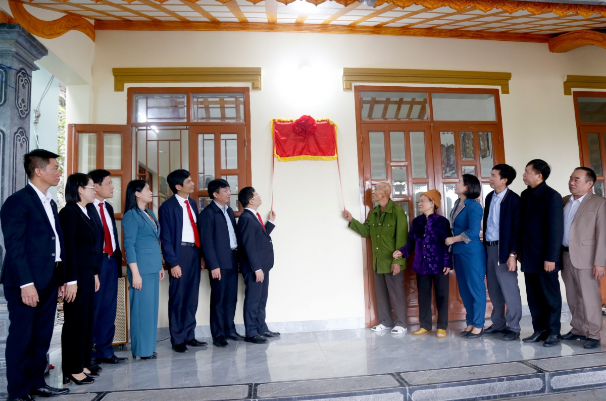 Khánh thành nhà Đại đoàn kết cho 03 hộ gia đình trên địa bàn huyện Hoa Lư