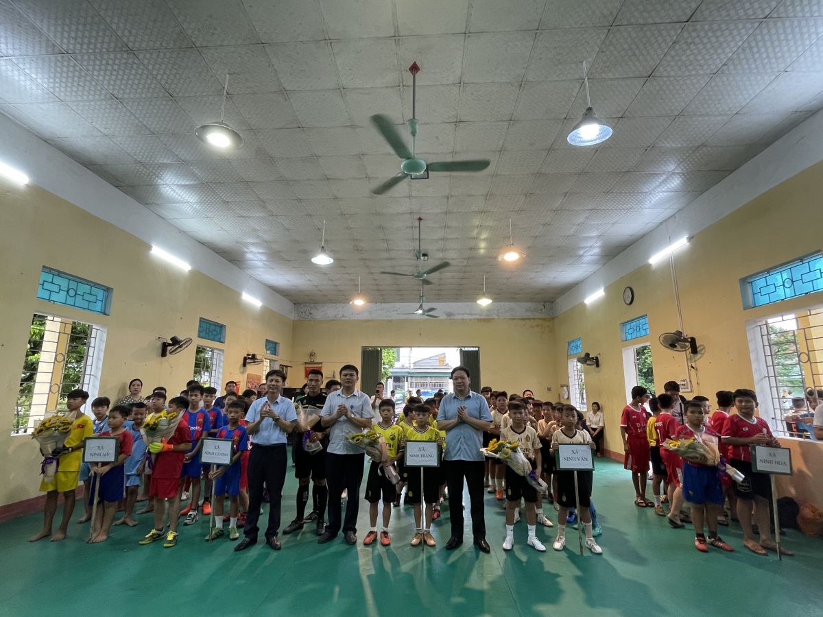 Khai mạc Giải bóng đá nhi đồng huyện Hoa Lư năm 2023