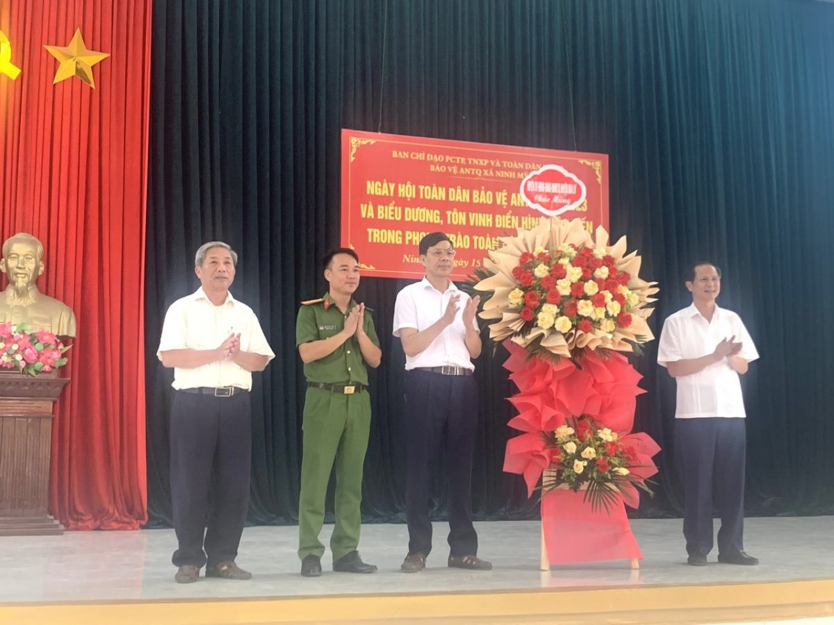 Sáng ngày 15/8, UBND xã Ninh Mỹ long trọng tổ chức “Ngày hội toàn dân bảo vệ ANTQ” năm 2023.