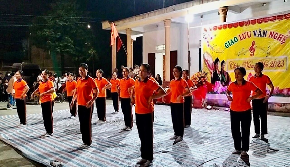 Thôn Phong Phú, xã Ninh Giang tổ chức giao lưu văn nghệ chào mừng năm mới 2023