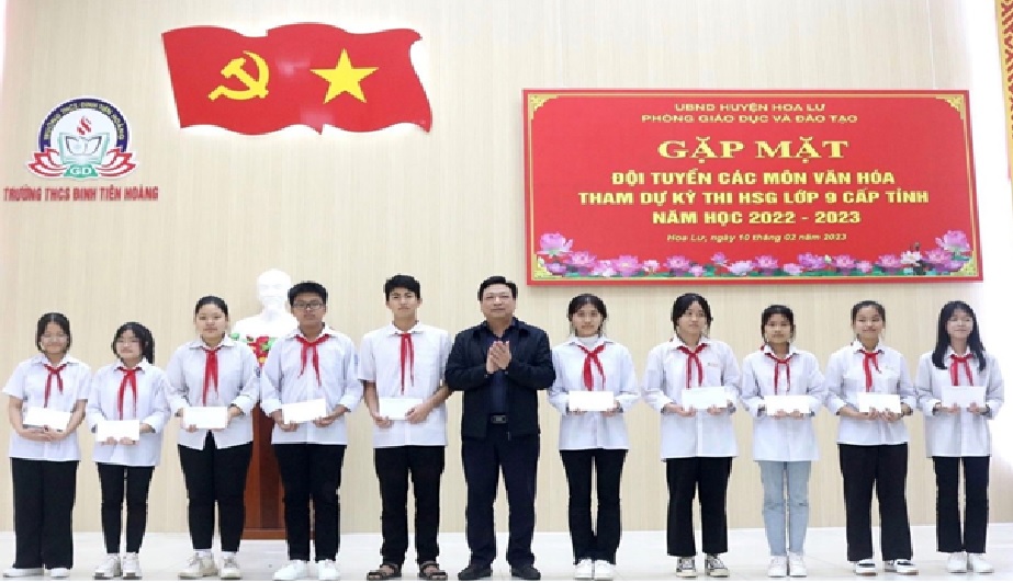 Tham dự kỳ thi học sinh giỏi các môn văn hoá lớp 9 năm học 2022 – 2023, đoàn tuyển huyện Hoa Lư xếp thứ 3 toàn tỉnh