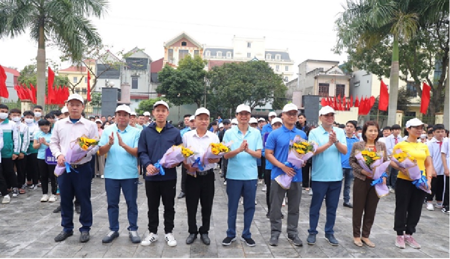 Huyện Hoa Lư phát động hưởng ứng Tháng hoạt động TDTT cho mọi người và Ngày chạy Olympic vì sức khỏe toàn dân
