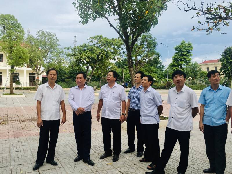 Đoàn công tác của tỉnh khảo sát, kiểm tra mức độ đạt các tiêu chí xã NTM kiểu mẫu tại xã Ninh Giang