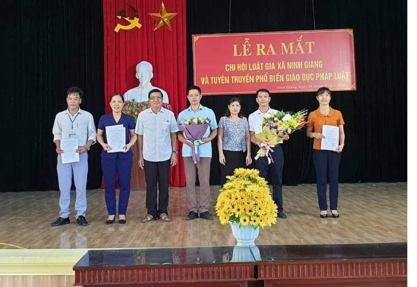 Ra mắt Chi hội Luật gia xã Ninh Giang, huyện Hoa Lư