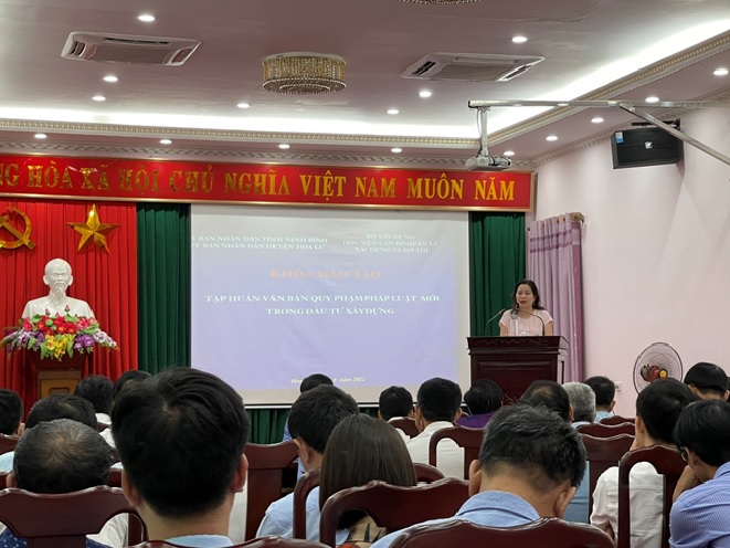 UBND huyện Hoa Lư tổ chức Hội nghị tập huấn  các văn bản quy phạm pháp luật về Luật Đầu tư công và Luật Xây dựng