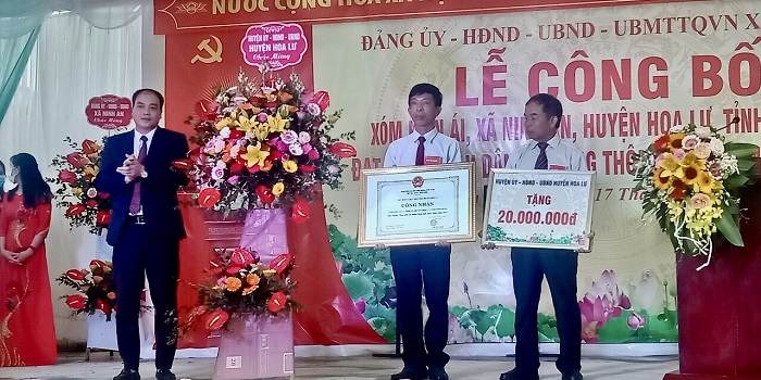 Xóm Kiến Ái, xã Ninh An đón bằng công nhận khu dân cư NTM kiểu mẫu năm 2021